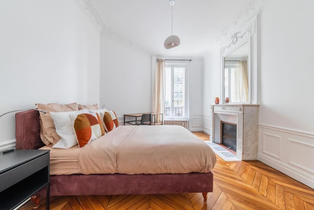Haussmannian Apartment, Near Champs-Elysees Paris Exterior photo