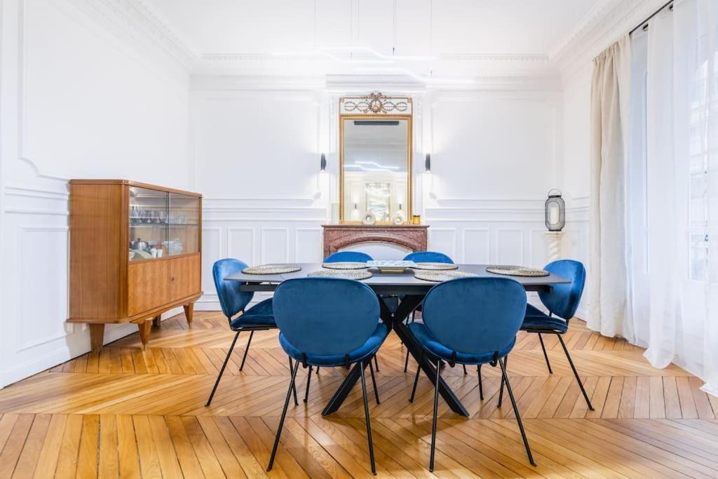 Haussmannian Apartment, Near Champs-Elysees Paris Exterior photo