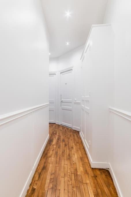 Haussmannian Apartment, Near Champs-Elysees Paris Exterior photo