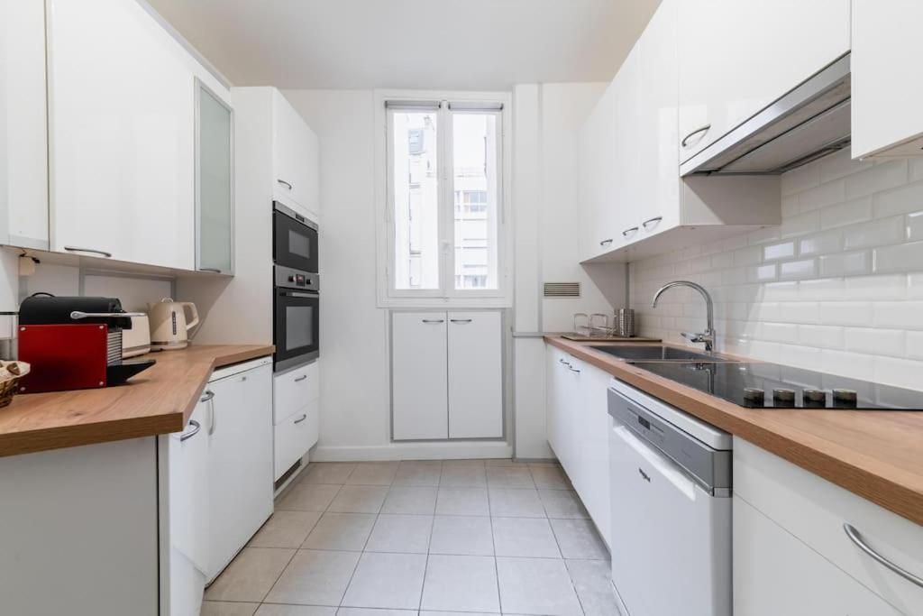 Haussmannian Apartment, Near Champs-Elysees Paris Exterior photo